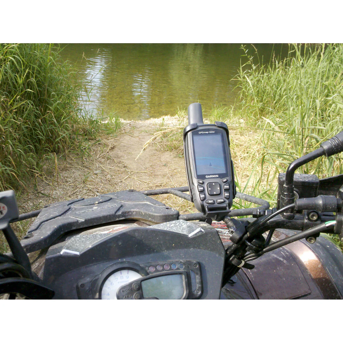 RAM® Handlebar U-Bolt Mount for Garmin Astro 320, GPSMAP 62 & 64 Series - Image 3
