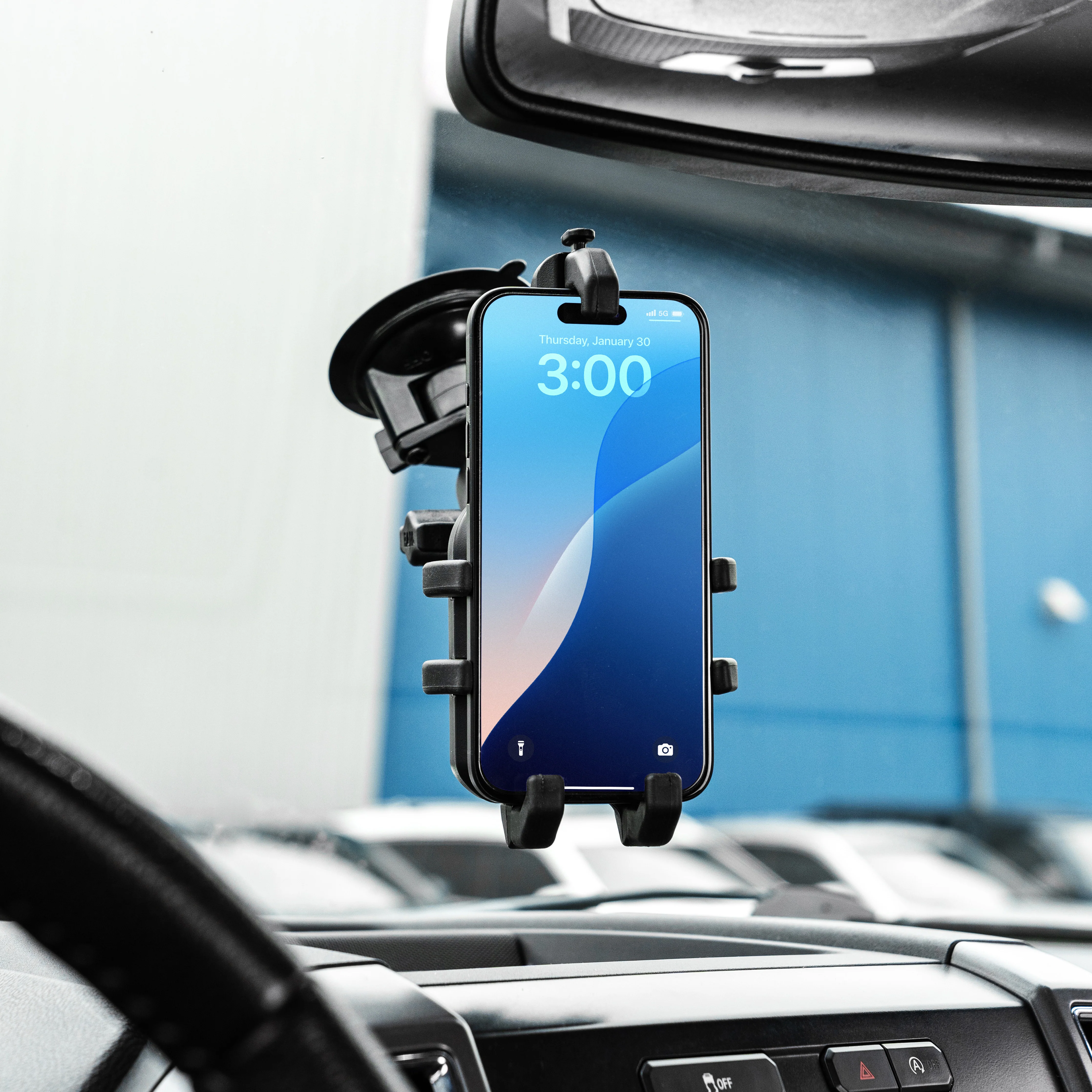RAM® Quick-Grip™ Pro Phone Mount with Twist-Lock™ Suction Cup - Medium - Image 9