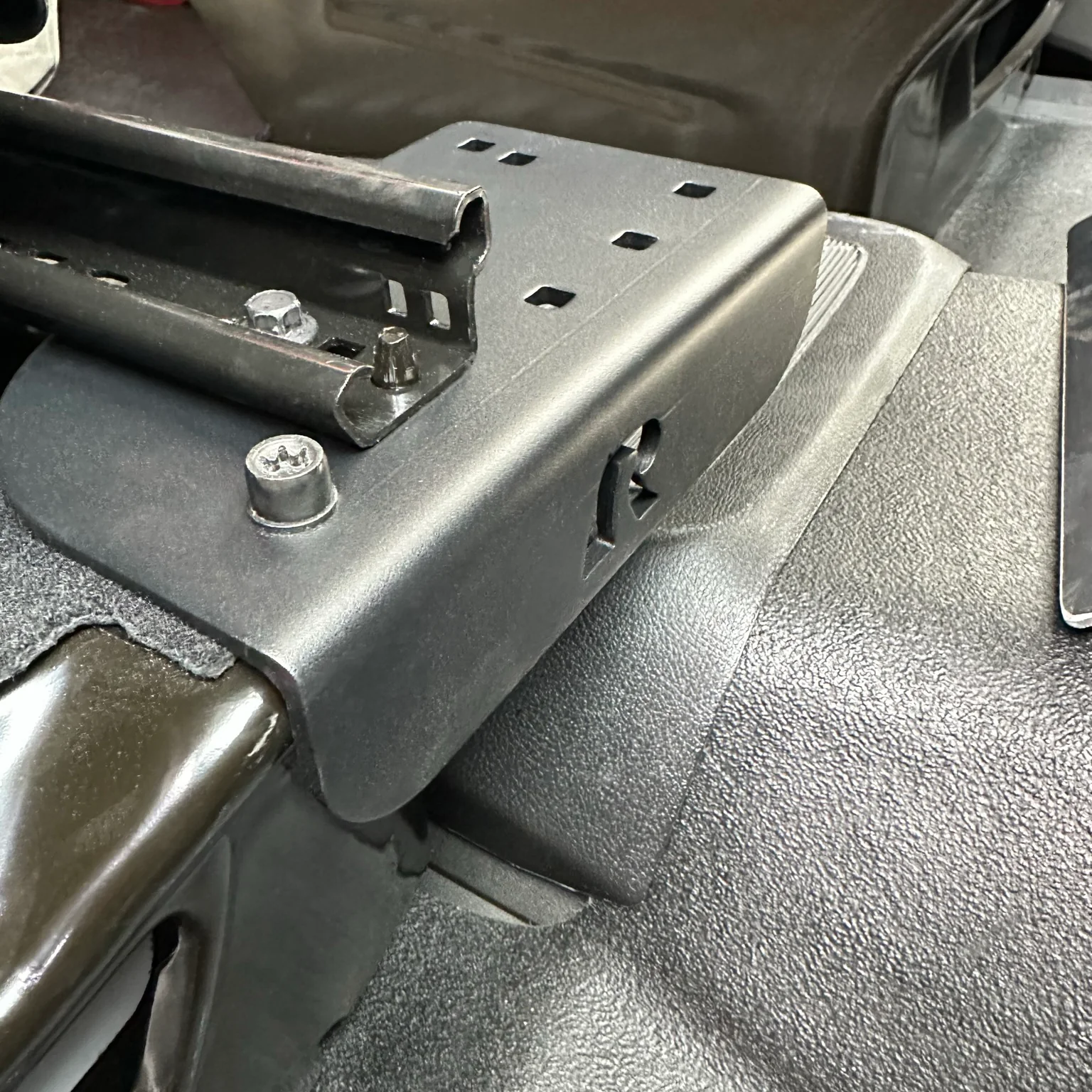 RAM® No-Drill™ Vehicle Base for '14-26 Ford Transit Full Size Van - Image 3